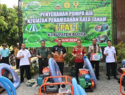 164 Kelompok Tani Di Blora Terima Bantuan Pompa Air Dari Kementan RI