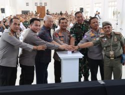 Kapolda Jateng Irjen Pol Ahmad Lutfi lakukan Kunjungan ke Balai Desa Gondosari Gebog Kudus