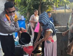 Lagi, Polres Blora Gelontorkan Bantuan Air Bersih Untuk Warga Terdampak Kekeringan.