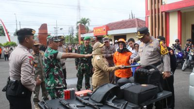 Upacara Gelar Pasukan Operasi Lilin Candi Tahun 2024 Polres Blora.