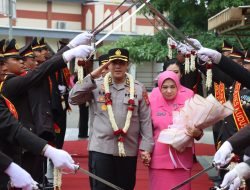 Tradisi Pedang Pora, Farewell Parade ,Polres Kudus Sambut AKBP Heru Dwi Purnomo, Lepas AKBP Ronni Bonic